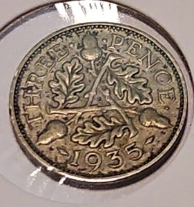 1935 Great Britain 3 Pence Coin - KM#831 - .500 Silver - Picture 1 of 2