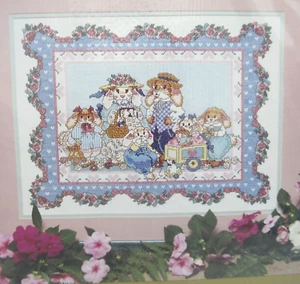 BUNNY FAMILY PORTRAIT Counted Cross Stitch Kit Candamar Something Special NEW - Picture 1 of 6