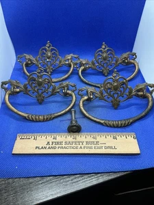 Lote De Colección De 5 Tiradores De Cajones De Latón, Manijas, 3 en Centro A Centro, Con Herrajes - Imagen 1 de 3