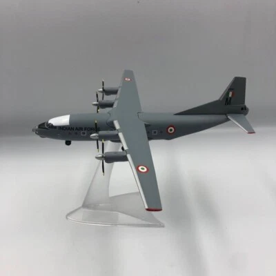 Modelo de avión escala 1/200 Antonov An-12 Indian Air Force L650 M Foto 1 de 4