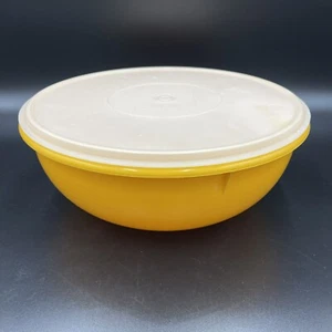 Vintage Tupperware Fix-N-Mix Bowl 274 School Bus Yellow Sheer Lid 224 Made USA - Picture 1 of 10