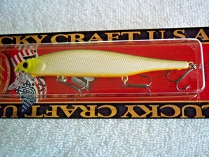 Lucky Craft Lightning Pointer 110sp 4 1/2" & 1/2oz IN CHARTREUSE PAPAGEIENFARBE - Bild 1 von 5