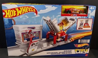 Juego de pistas de gasolinera Hot Wheels City Blaze Blast de Mattel con coche Hot Wheels Foto 1 de 4