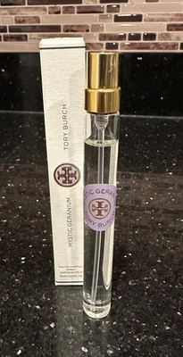 NUEVO ~ TORY BURCH Mystic Geranium Eau De Parfum Spray 10 ml/0,3 fl oz - Nuevo en caja Foto 1 de 3