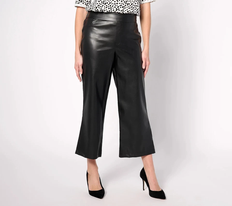 Pantalón corto LOGO by Lori Petite imitación cuero negro Petite 8 A627800 Foto 1 de 1