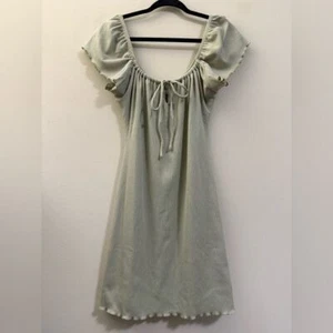 Topshop Schulterfreies Kleid Salatsaum in Salbeigrün - 8 - Bild 1 von 10