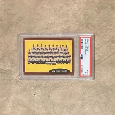1962 Topps New York Yankees Team Card #251 PSA Graded 5 EX - Image 1 of 3