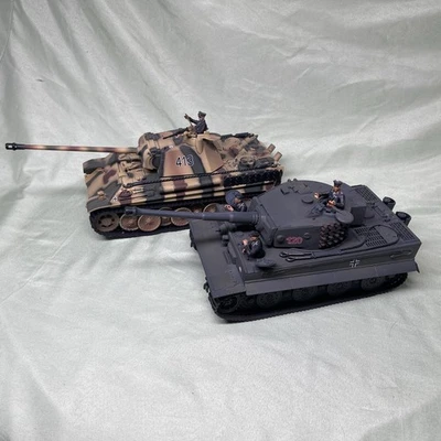 1:32 21st Century Toys Ultimate Soldier WWII German Tiger 1 & Panther Tank - Image 1 of 3