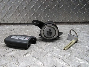 2011-2014 HYUNDAI SONATA KEYLESS IGNITION SMART KEY W/ START STOP BUTTON - Picture 1 of 3