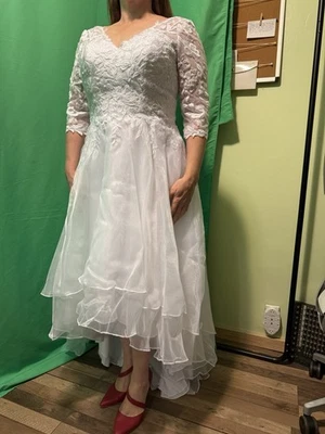 Vestido de novia blanco JJ House cuello en V alto-bajo con manga 3/4 Foto 1 de 4