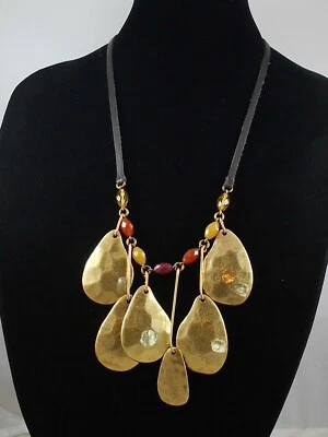 Collar llamativo de cuero marrón piedra cornalina tono dorado marca Lucky JLRU7694 Foto 1 de 2