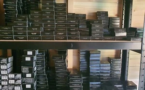 100 pc AVON IDEAL FLAWLESS CREAM TO POWDER FOUNDATION Random 100 joblot - Picture 1 of 2