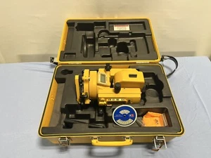 Topcon GTS-3B Surveying Total Station Transit w/ Case - Picture 1 of 11