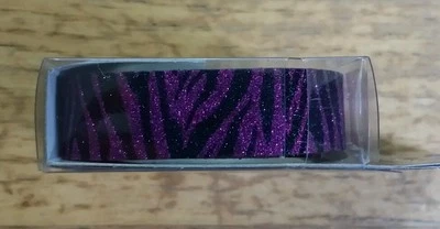 NUEVO EN CAJA RECUERDOS BRILLO EN UN ROLLO ADHESIVO PÚRPURA Y NEGRO 3/4" X 2 YARDAS Foto 1 de 3