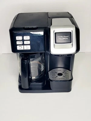Cafetera bidireccional Hamilton Beach FlexBrew Trio compatible con cápsulas K-Cup Foto 1 de 4