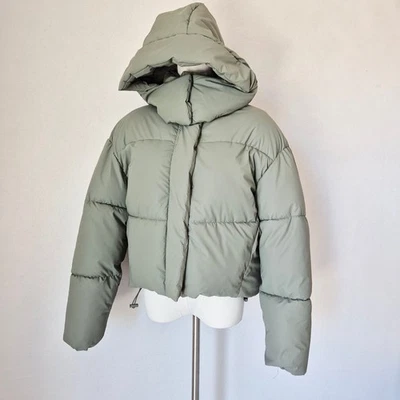 Chaqueta con Capucha Nueva Sin Etiquetas/Defecto ZARA Recortada Gruesa Puffer Cremallera/A Presión Verde Para Mujer S Foto 1 de 4