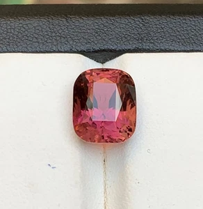 6,95 Karat tiefrosa Turmalin Kissenschliff natürlicher loser Edelstein - Bild 1 von 8