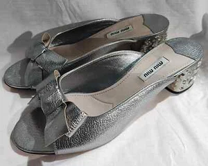 DDA MIU MIU Plata Cuero Sin Cordones Medio Gema Detalle Bloque Tacón Zapatos Sandalias 7 NUEVO - Imagen 1 de 7