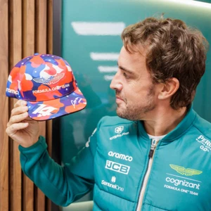 Aston Martin 2023 Fernando Alonso Limited Edition USA Cap - Picture 1 of 2