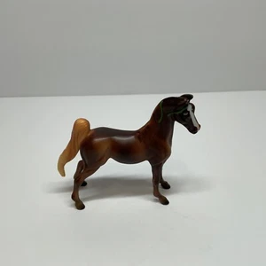 1999 Breyer Stablemates Saddlebred Liver Chestnut Horse Crazy Animal Figure Toy - Picture 1 of 6