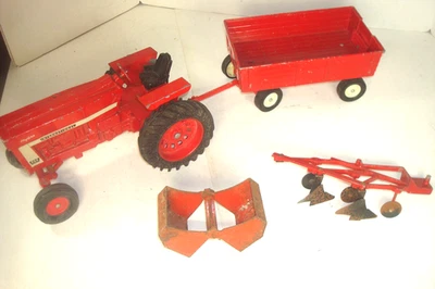 ERTL IH HYDRO 966 农场拖拉机、WAGON & TILLER RIPER & CRANE CLAM BUCKET TRUCKET — 第 1/4 张图片