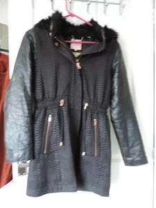 Ted Baker Wintermantel Jacke schwarz mit Kapuze Gr. 0 UK 6 -8 - Bild 1 von 3