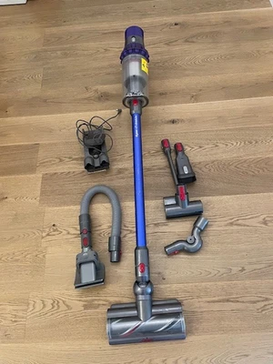 Dyson Cyclone V10 Akku Staubsauger Stabsauger - Bild 1 von 4