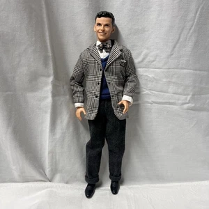 Muñeca Mattel Barbie Loves Frankie Sinatra muñeca Ken solo completamente vestida - Imagen 1 de 9