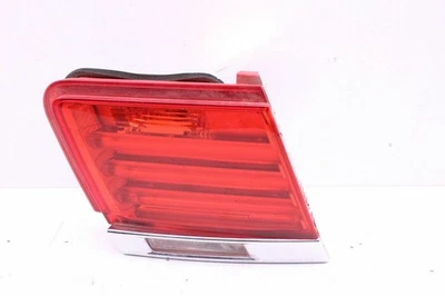 2009-2012 BMW 740i 750i Left Tail Light Lid Mount 63217182205 OEM Used Foto 1 de 4