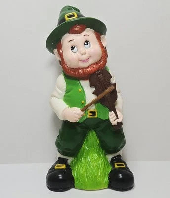 9" Irish Leprechaun Violin Vinyl Plastic Green 90s St Patricks Day Art Line - Image 1 of 4