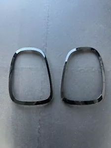 GLOSS BLACK WRAPPED REAR TAIL LIGHT TRIM FITS MINI 2014+ F55 F56 - Picture 1 of 1