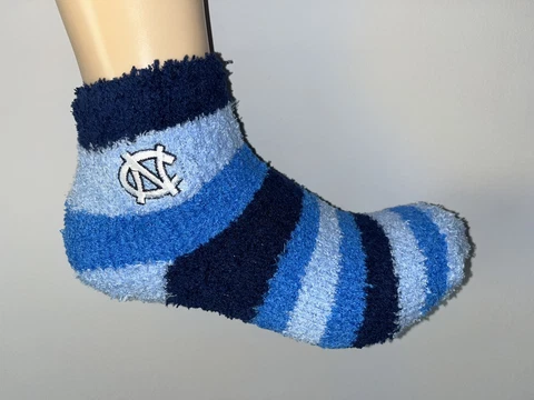 NORTH CAROLINA TAR HEELS NCAA COLLEGE WOMENS  ANKLE FUZZY SLEEP SOCKS MEDIUM Q Cover