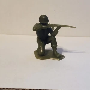 1960's Louis Marx WW2 World War 2 II Green American USA Toy Soldier 60MM Figure - Picture 1 of 2