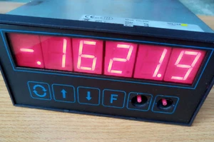 Dini Argeo DG30K digital indicator / weight transmitter - Picture 1 of 6