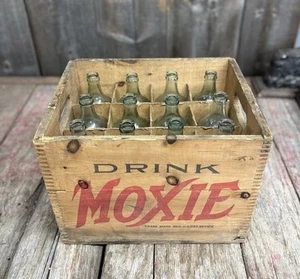 RARO Antiguo Bebida MOXIE Soda PUBLICIDAD 12 Botellas Altas Caja de Madera WOW 🔥 - Imagen 1 de 22