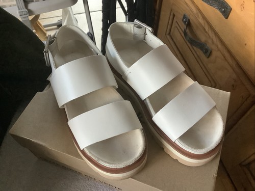 SANDALI CLARKS ORIANNA CINTURINO PELLE BIANCA PLANTARE GROSSO UK5D EU38D