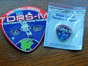 TDRS-M TRACKING AND DATA RELAY SATELLITE NASA GSFC BOEING PATCH & LAPEL PIN  NIP - Bild 1 von 4