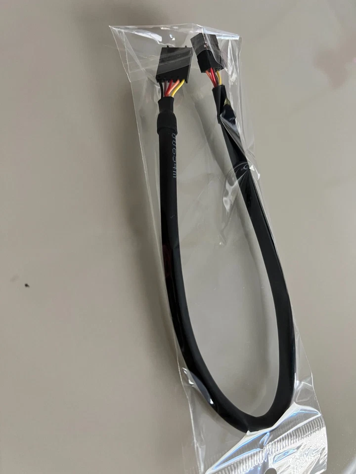 ASUS ThunderboltEX 3  USB 3.1 Cable  Accessory ,   - Image 1 of 1