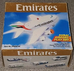 Emirates - Dubai Airport Play Set - DIECAST Set - Complete In Box - Picture 1 of 9