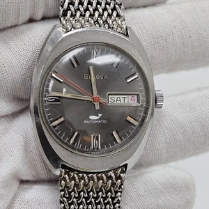 Vintage Bulova Cal. 11A0ACB Automatic Day Date Mens Wrist Watch Swiss Whale - Picture 1 of 13