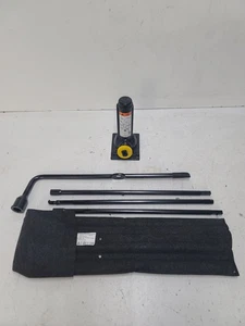 Kit de gato de herramientas de emergencia Ford F‐250 Super Duty 2023-2025 OEM - Imagen 1 de 6