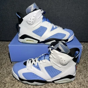 Nike Air Jordan 6 Retro University Blu UNC Bianco Nero Uomo Taglia 9 CT8529-410 - Foto 1 di 13