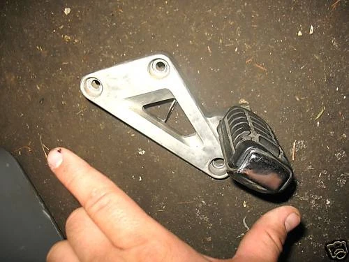 83 HONDA CX650 CX 650 CX650C CUSTOM LHR FOOT PEG & BKT - Image 1 of 1