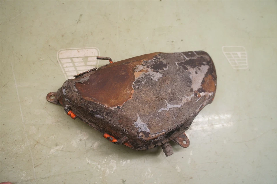 1969- 1972 Kawasaki H1 500 H1B H1C HA1 H1500 Oil Tank *2541 - Imagem 1 de 4