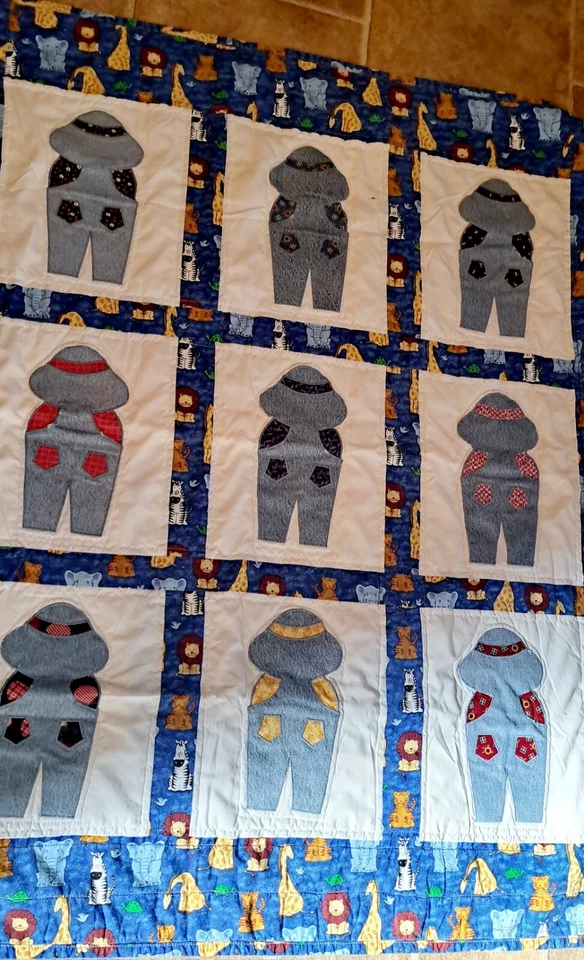 Hermosa cubierta blanca acolchada hecha a mano Little Farmers Hobby Boy contorno  Foto 1 de 4