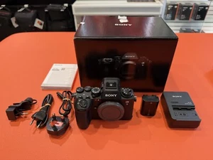 Sony Alpha A9 III Mirrorless Digital Camera 24MP Body Only *UK Warranty* - Picture 1 of 11