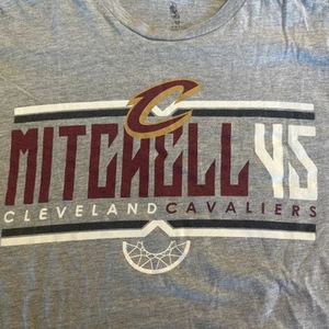 Donovan Mitchell, Cleveland Cavaliers, 45 T-shirt. Small, Gray. - Picture 1 of 5