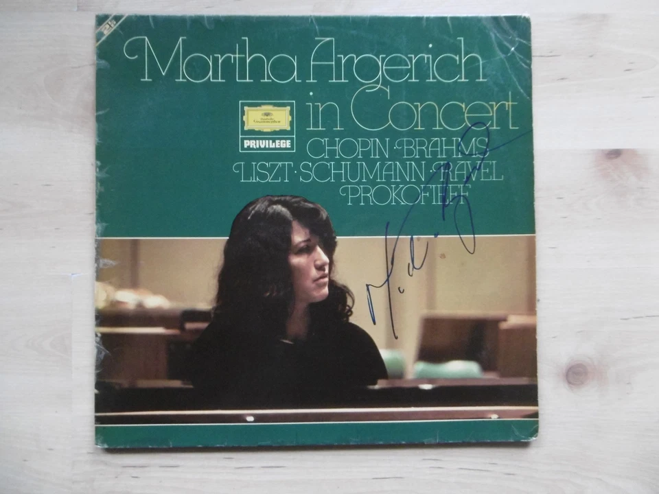 Martha Argerich signed LP-Cover "In Concert" Vinyl autograph - Image 1 of 1