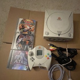 SEGA Dreamcast Console  w/ Controller, Memory Card, and 3 games - Tested!!