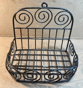 METAL HANGING WALL BASKET- 8" x 7" x 5" - Picture 1 of 10